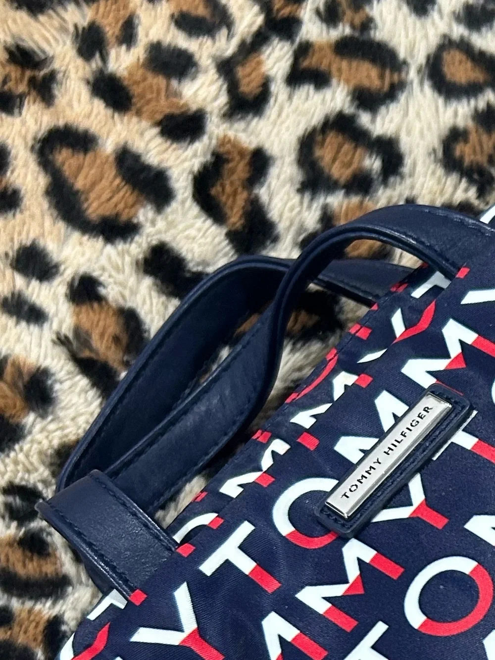 Tommy Hilfiger compact tommy